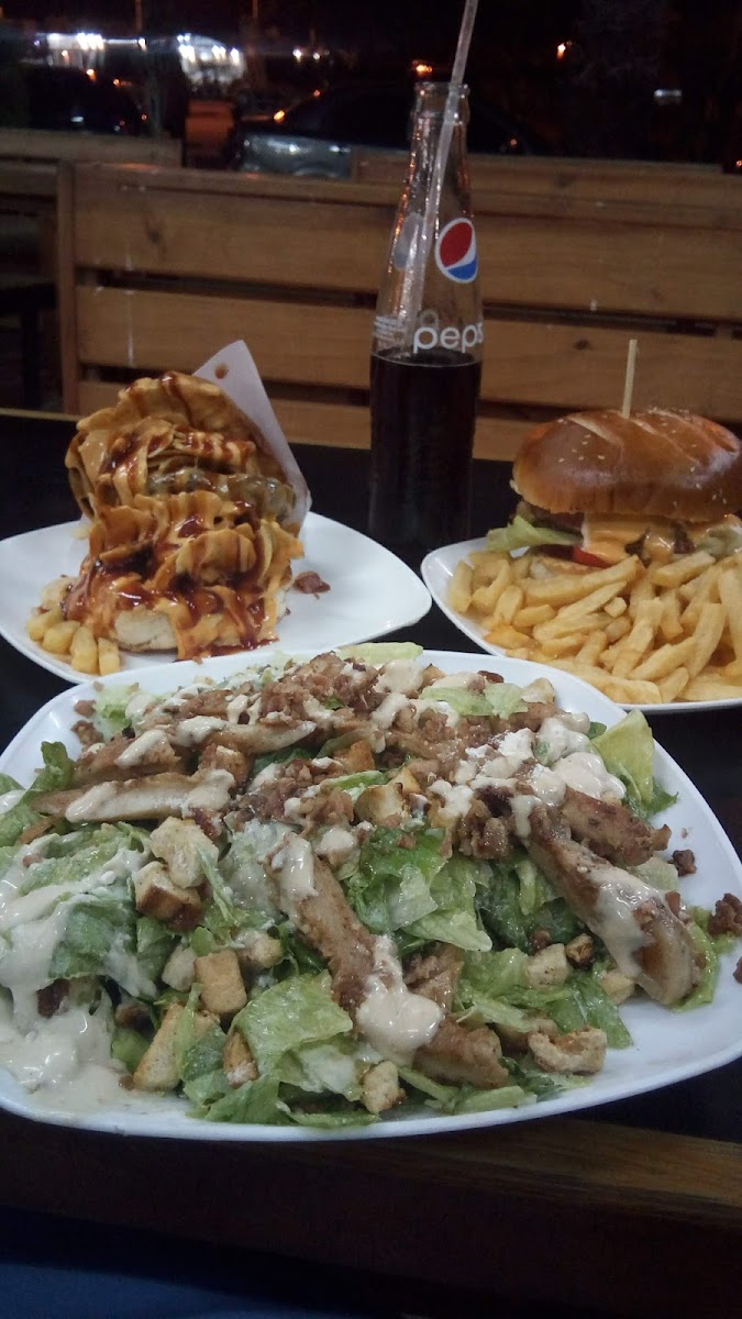 Burger Grill, C.a.-4